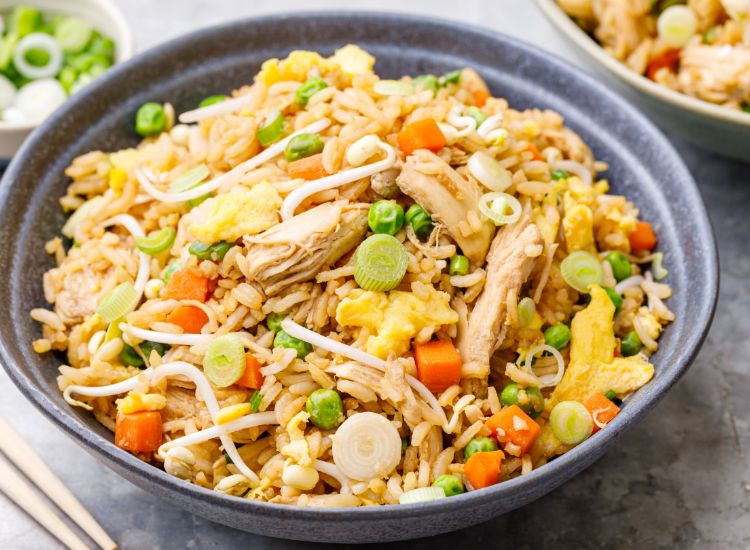 CHICKEN FRIED RICE